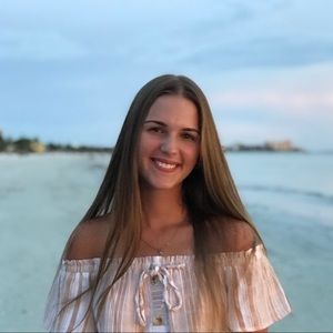 Meet your Posher, Katelyn